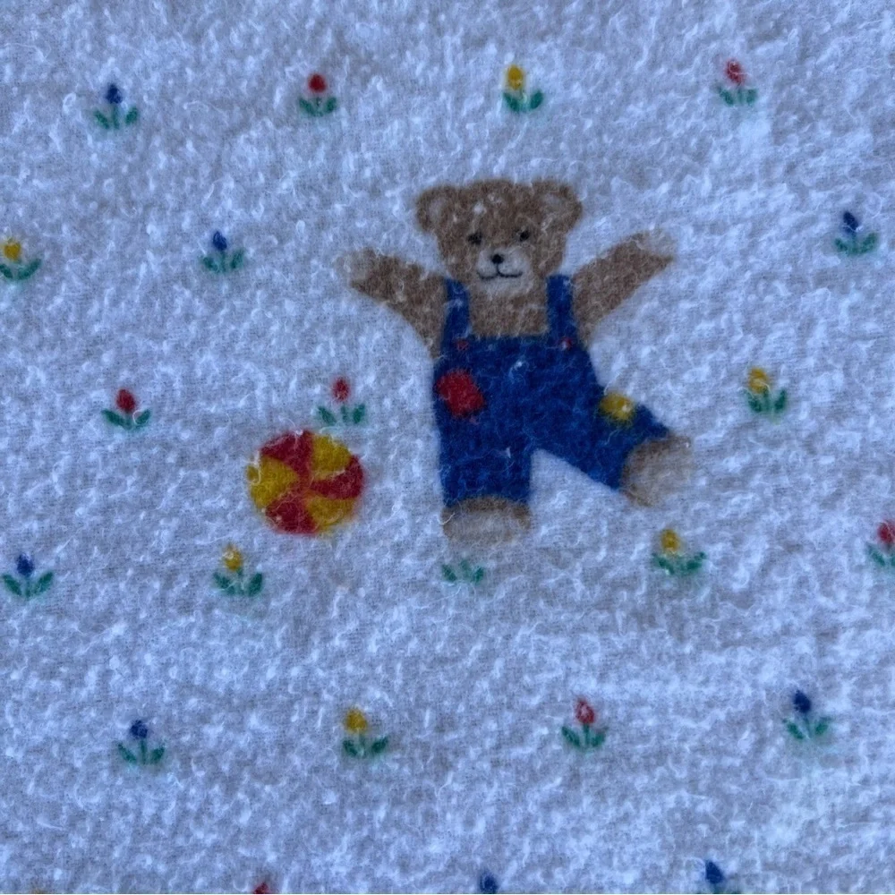 VTG Dundee 80s Teddy Bear Playground Flannel Receiving Blanket Design Accents